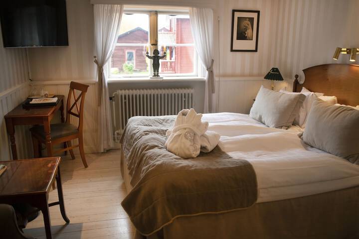 Room 15 of 96