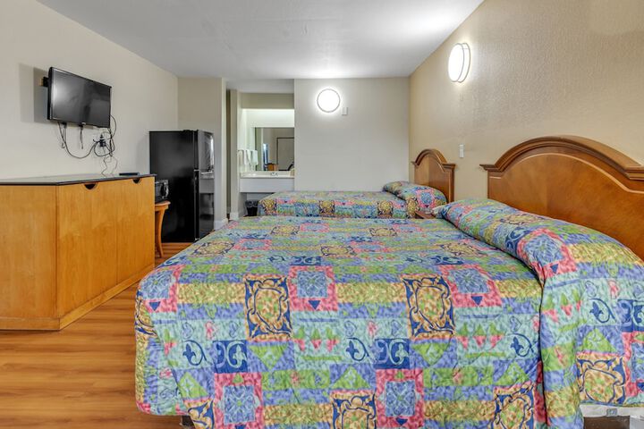 Room 14 of 34