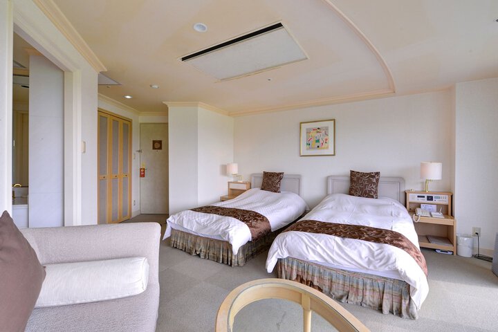 Room 7 of 72