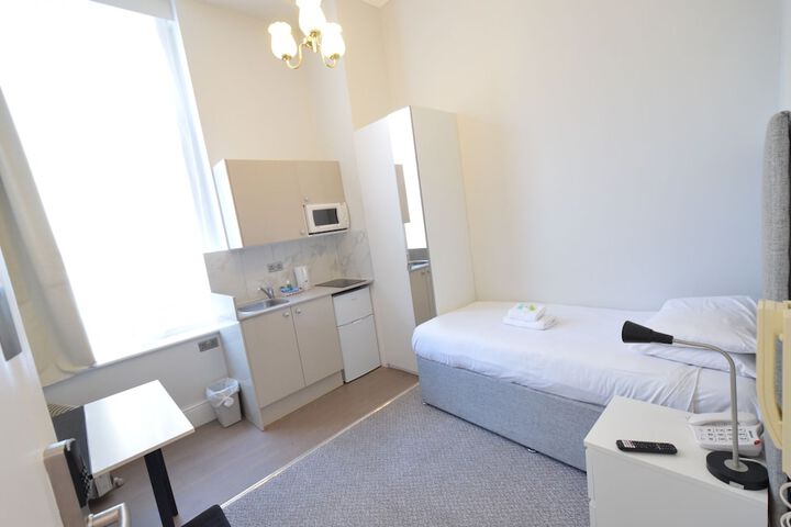 Room 181 of 371