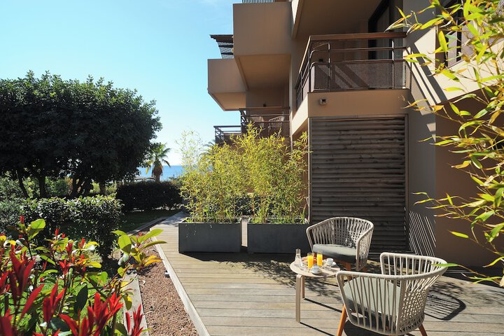Hotel Exterior 67 of 69