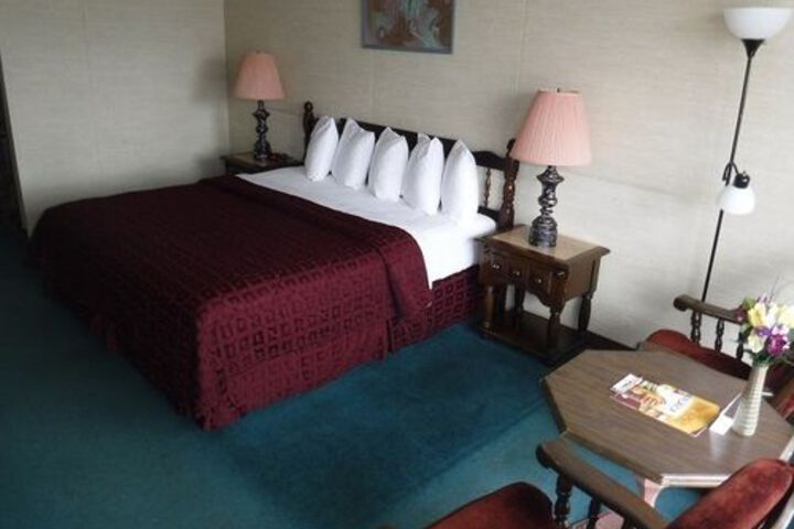 Room 24 of 63