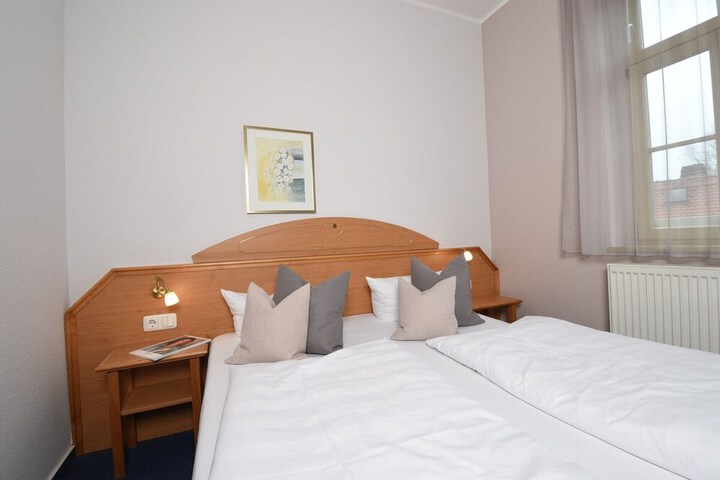 Room 12 of 50
