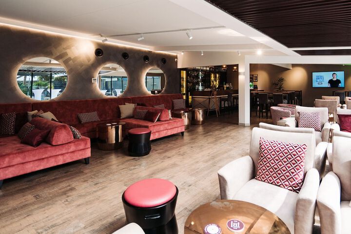 Lounge 68 of 91
