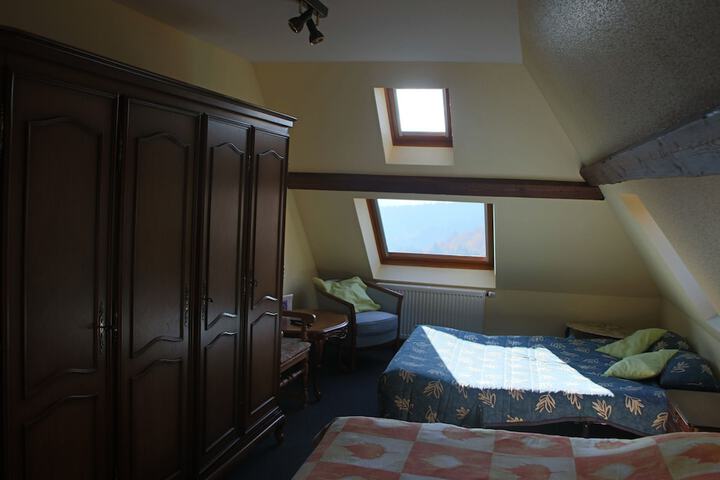 Room 3 of 29