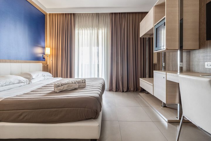 Room 13 of 51