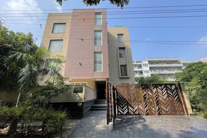 Saltstayz Select - Galleria Market & Golf Course Road