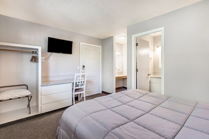 Room 62 of 398