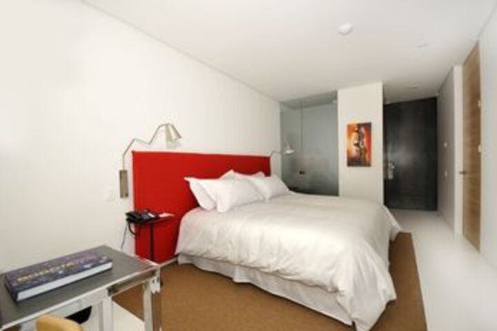 Room 9 of 50
