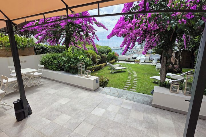 Terrace/Patio 33 of 58