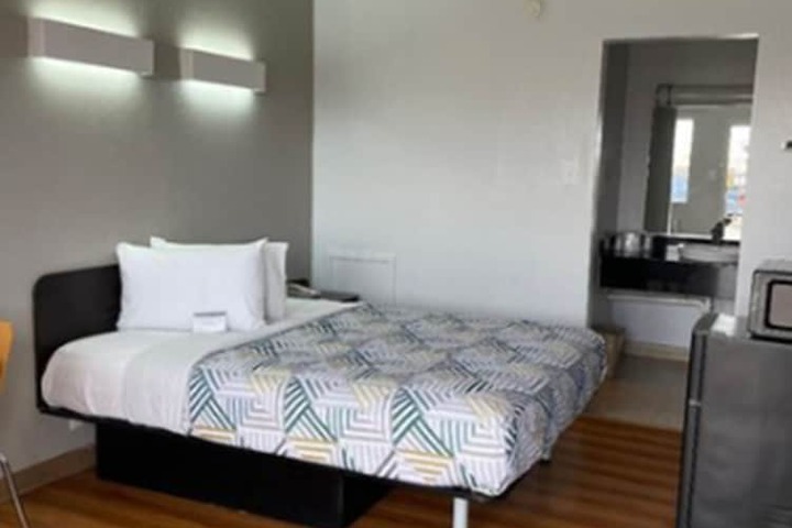 Room 3 of 19