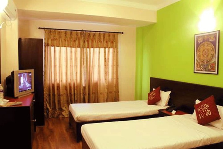 Room 6 of 25