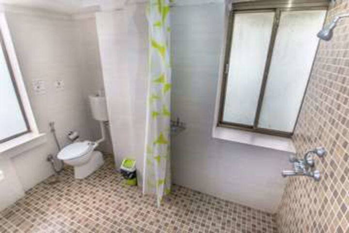 Room 6 of 42