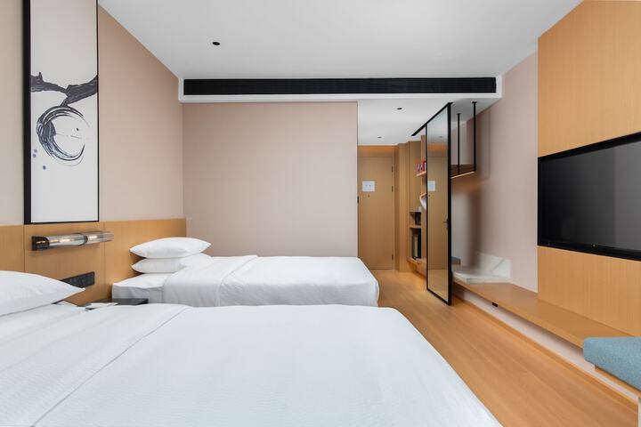 Room 10 of 58