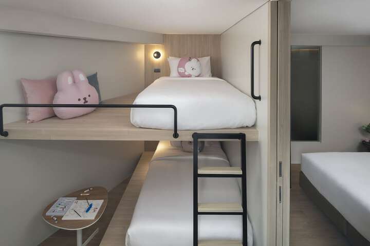 Room 5 of 19