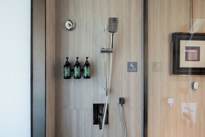 Room 20 of 115