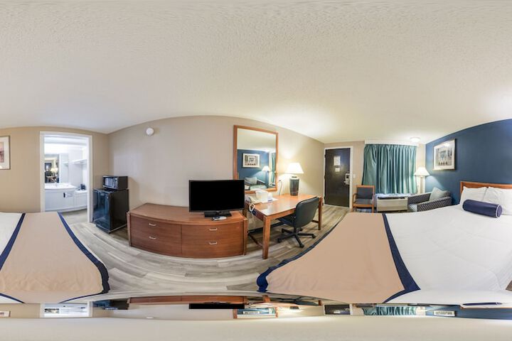 1 King Bed (5 of 6)