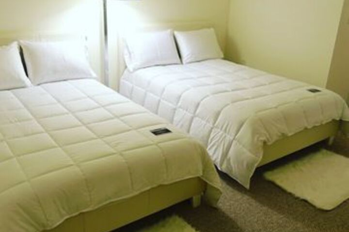 Room 13 of 28
