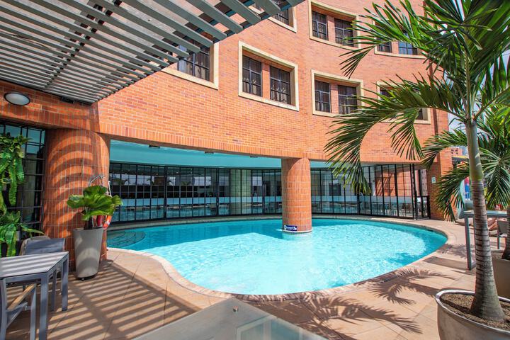 Hotel Pool