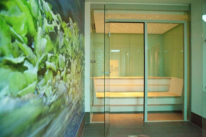 Room 33 of 47