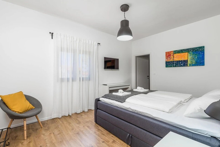 Room 3 of 19
