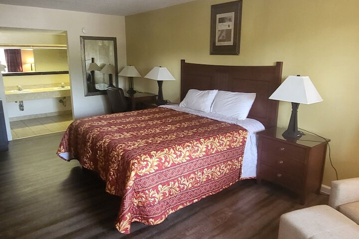 Room 12 of 17