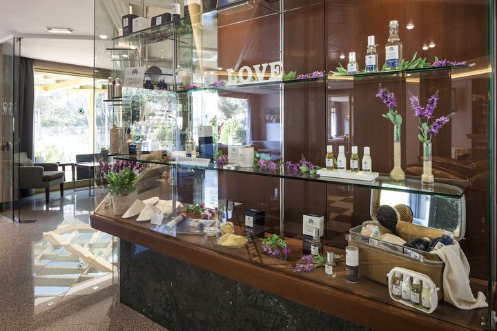 Gift shop