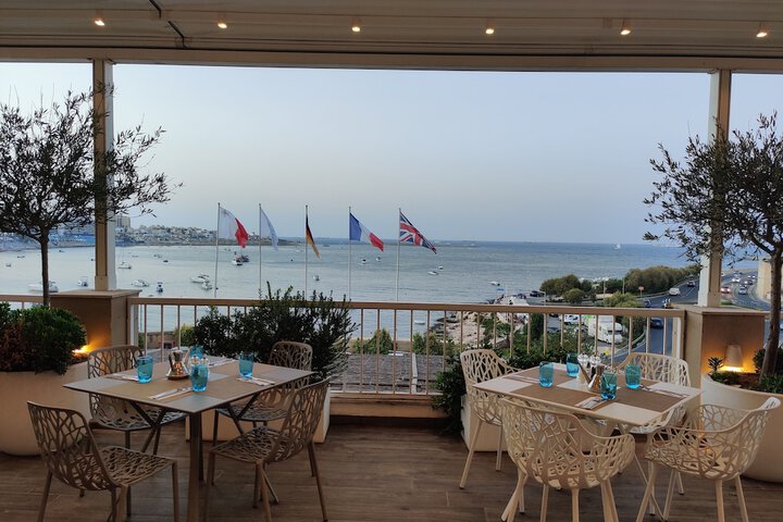 Dining 79 of 82