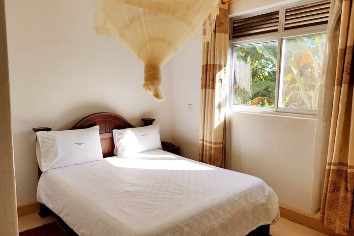 Room 2 of 40