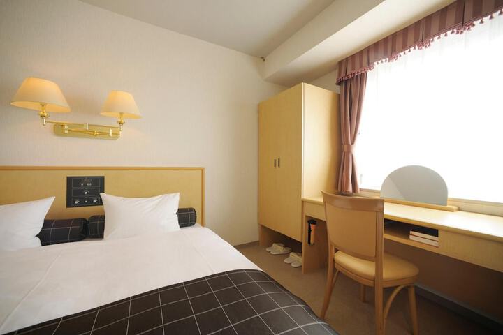 Room 18 of 39
