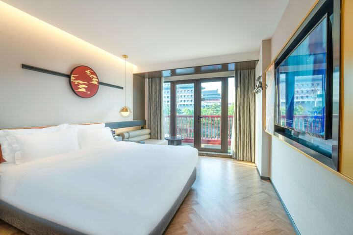 Room 46 of 52