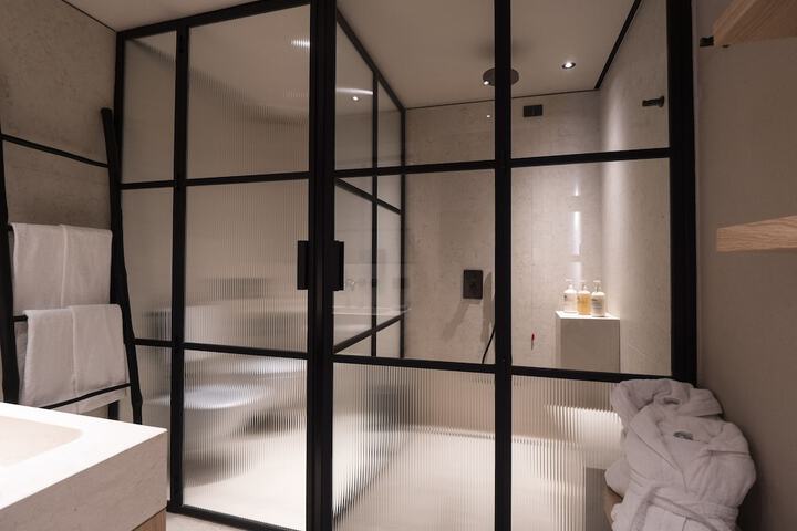 Room 43 of 75