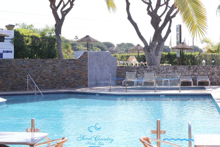 Pool 44 of 95