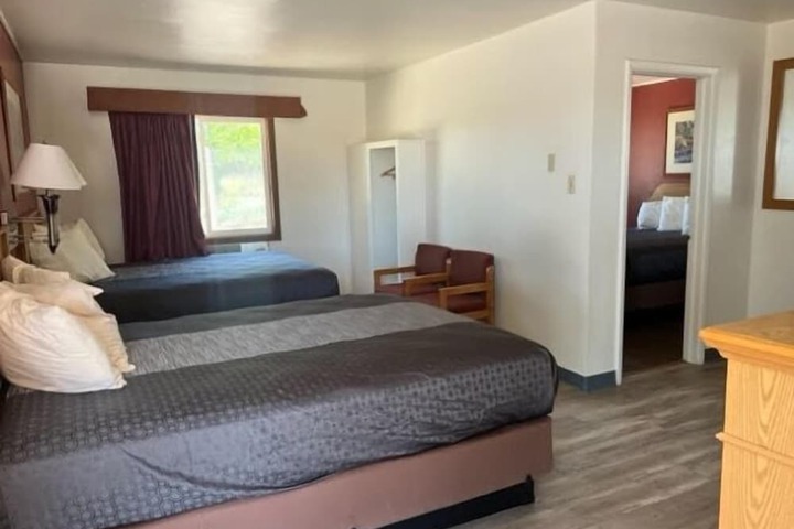 Room 3 of 23