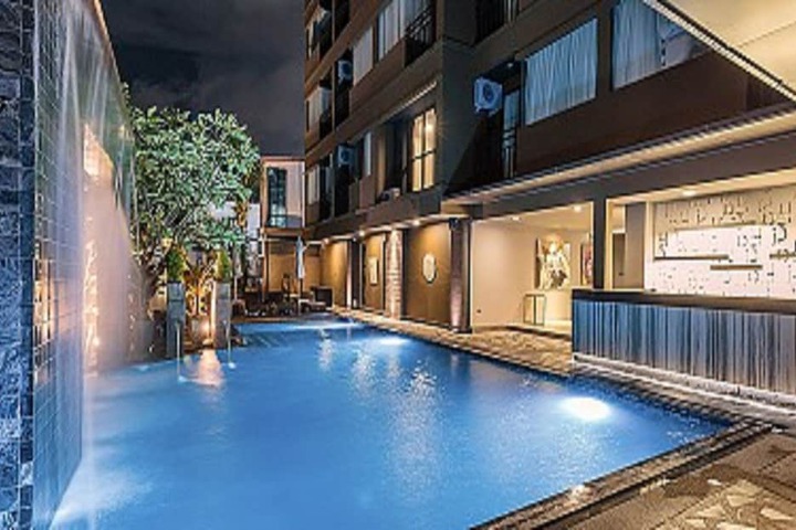 Pool 49 of 75