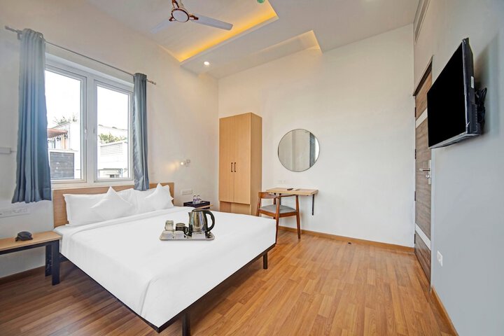 Room 5 of 24