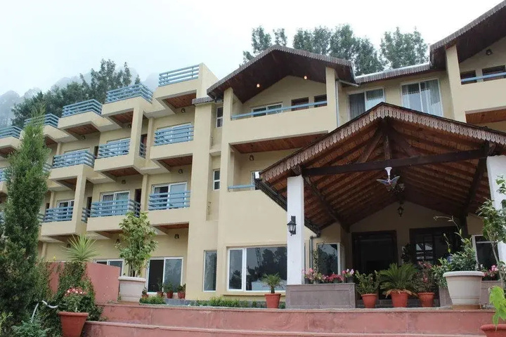 Hotel UNA Comfort Bhowali
