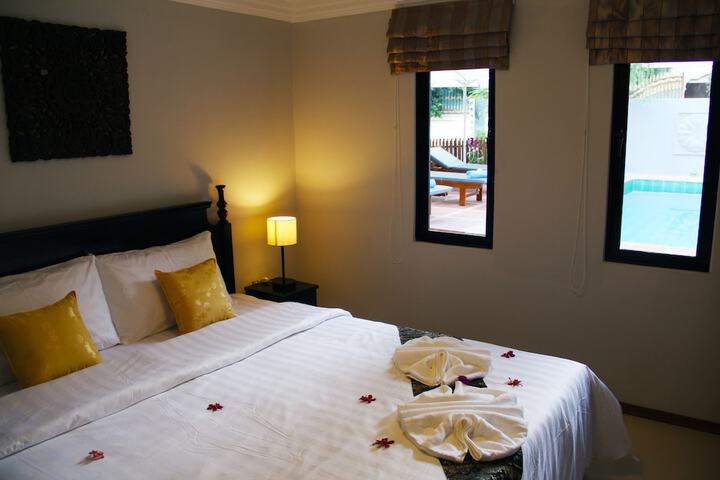 Room 5 of 43