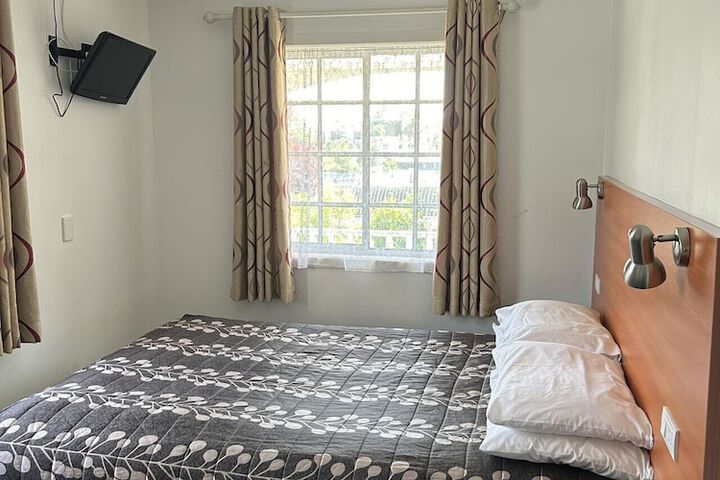 Room 8 of 27