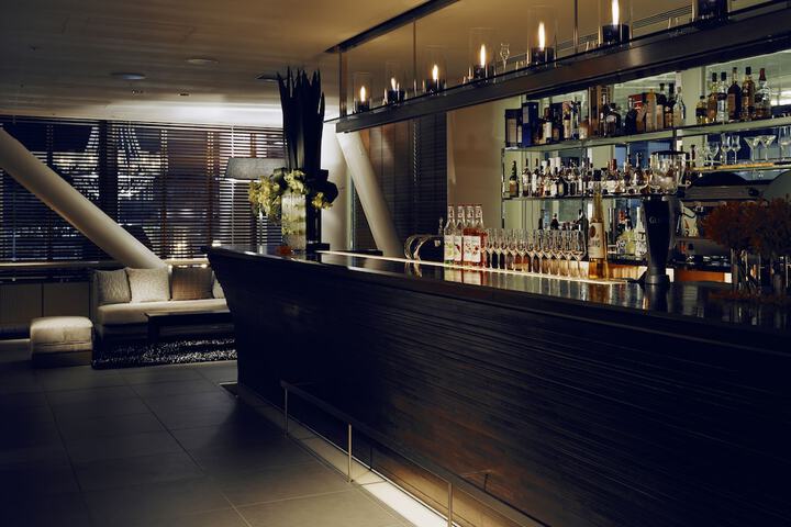 Lounge 84 of 116