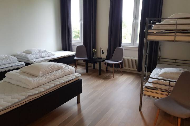Room 5 of 33