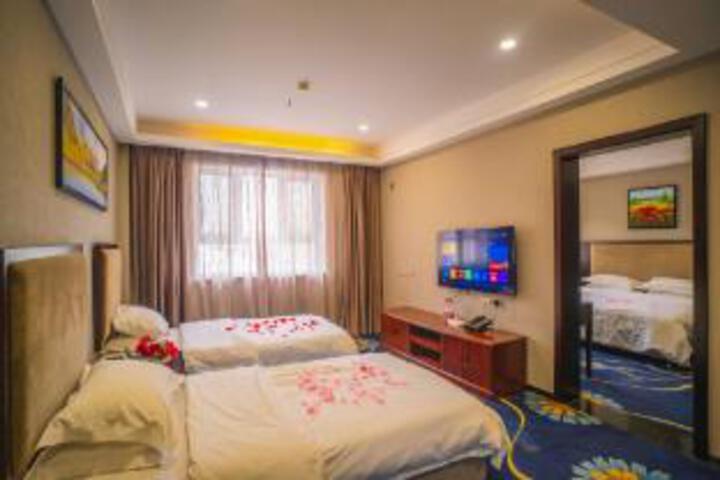 Room 13 of 14