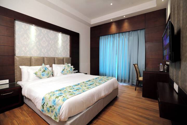 Room 2 of 11