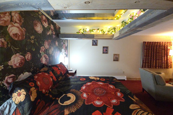 Room 38 of 66