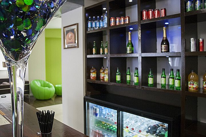 Lounge 45 of 51
