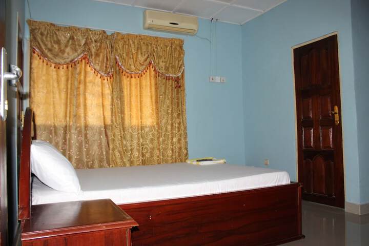 Room 18 of 49