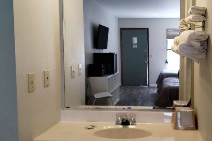 Room 21 of 27