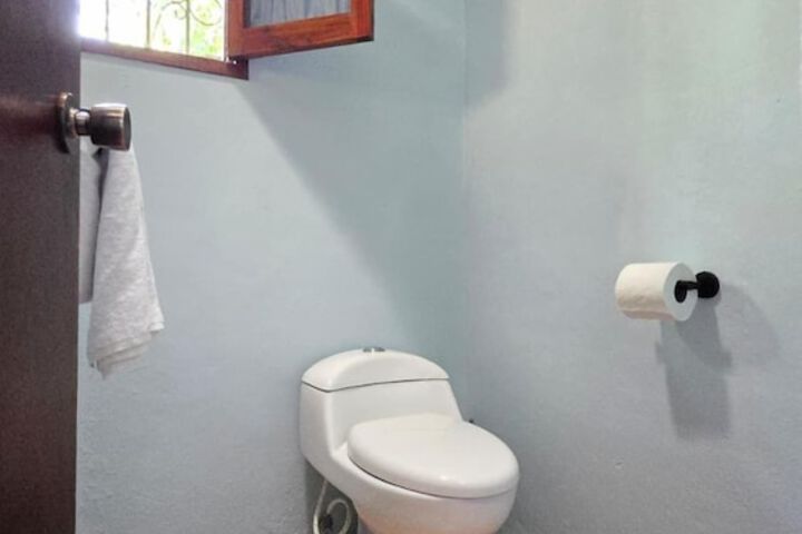 Room 105 of 160