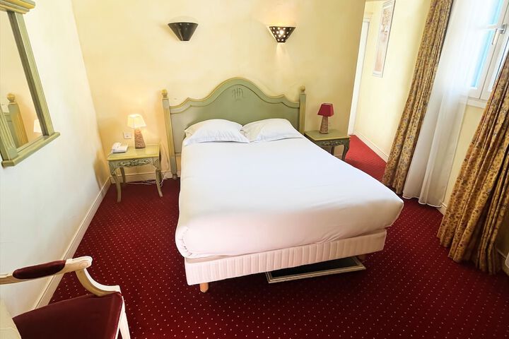 Room 34 of 103