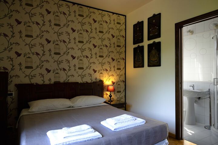 Room 9 of 34